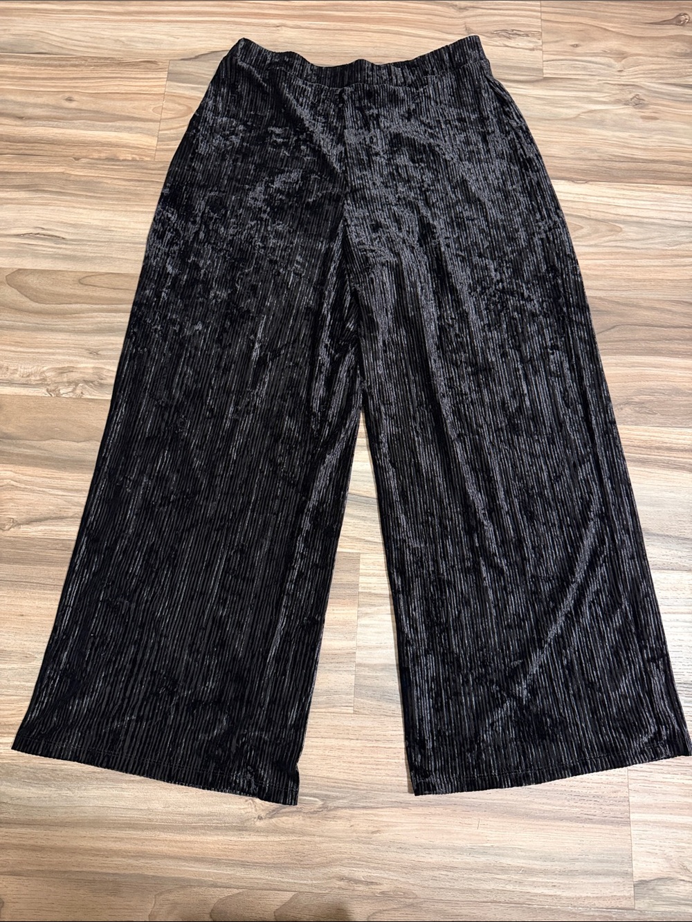 BANANA REPUBLIC Women’s L Black Wide Leg Ribbed Crinkle Velvet Pants Luxury